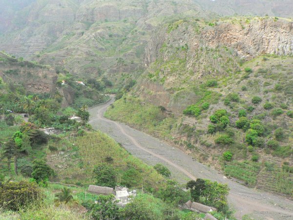 50- Le chemin au fond de l'oued 